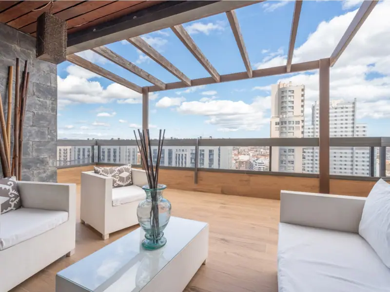 Penthouse z panoramicznym tarasem w Benicalap