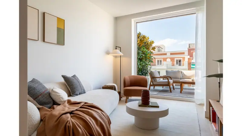 Penthouse z 2 sypialniami i basenem