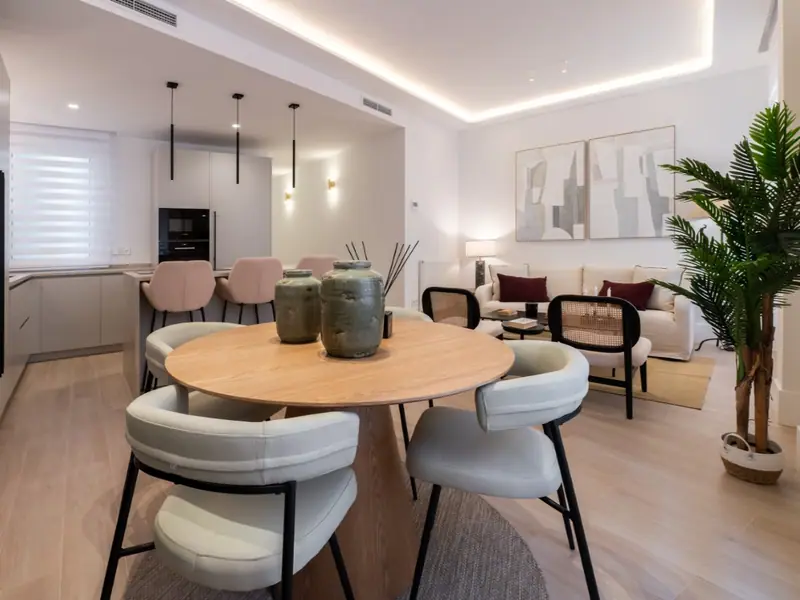 Odnowiony apartament w kamienicy w Chamberí