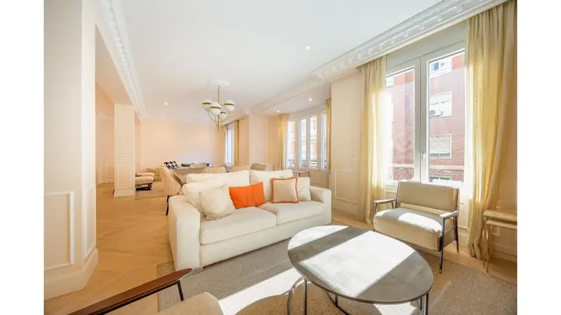 Apartament z 4 sypialniami i tarasem