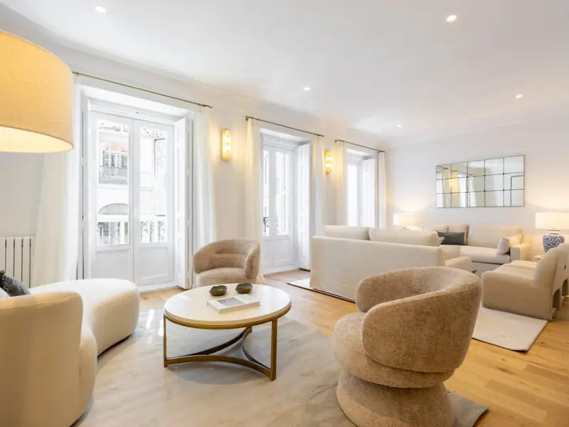 Nowy apartament z widokiem na park Retiro
