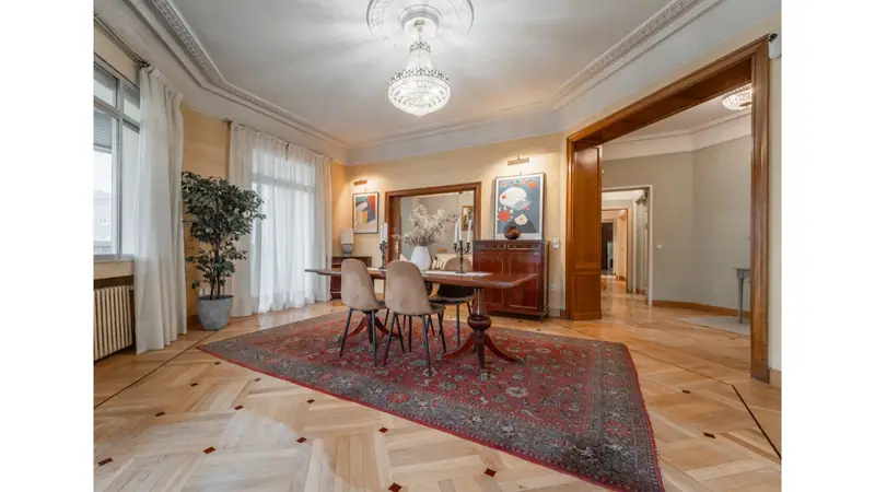 Apartament z 6 sypialniami i tarasem