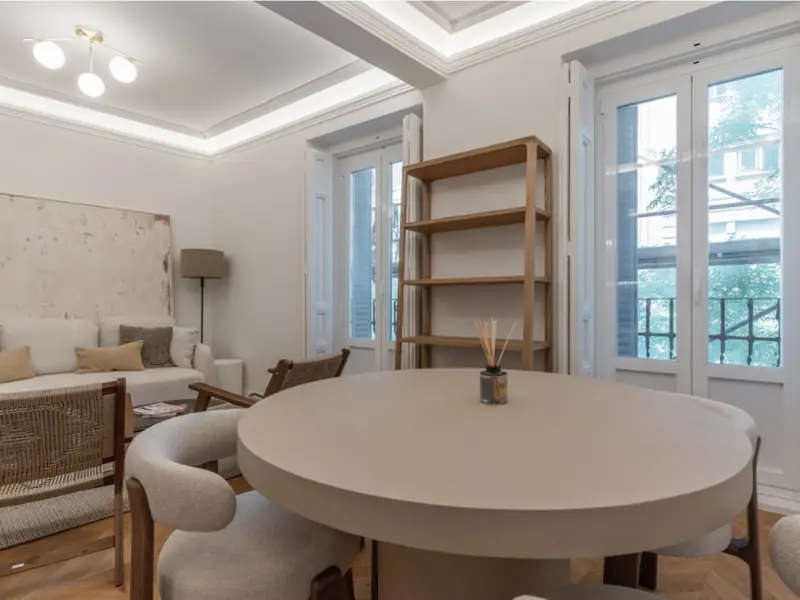 Jasny apartament w kamienicy z 1915 roku