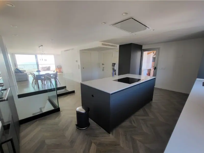 Penthouse z widokiem na zamek, pierwsza linia plaży