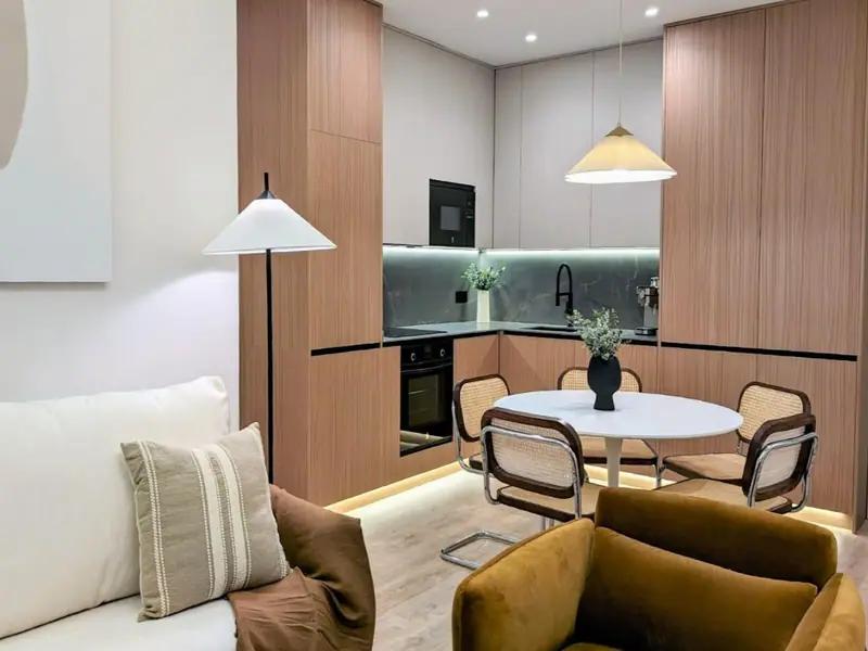 Odnowiony apartament na parterze w dzielnicy Salamanca