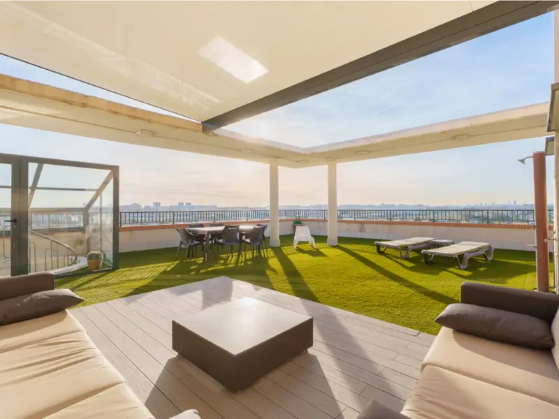 Narożny duplex z panoramą morza i Sierra Calderona
