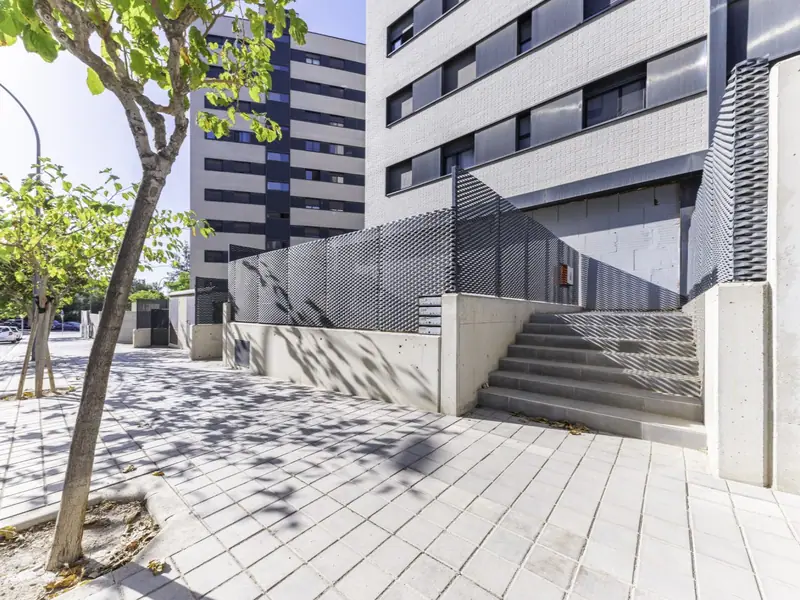 Otwarty lokal 194 m² z dwoma tarasami