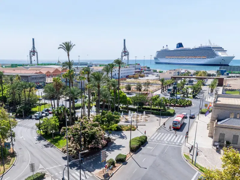 Narożny apartament z tarasem i widokiem na port