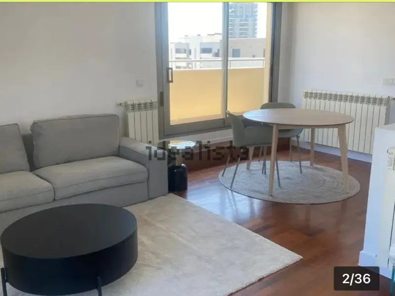 Dwupoziomowy penthouse z tarasami i widokiem na morze
