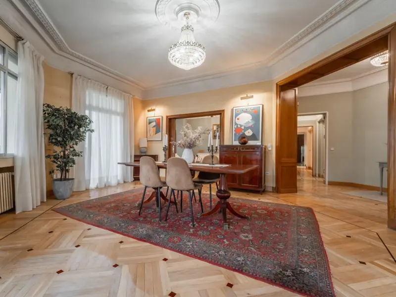 Przestronne mieszkanie z tarasem w Barrio de Salamanca