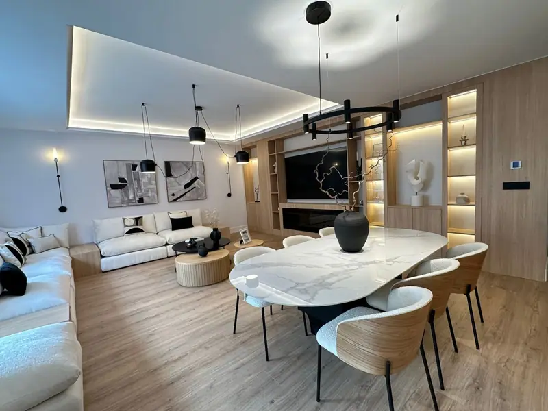 Jasny apartament z tarasem w Chamberí