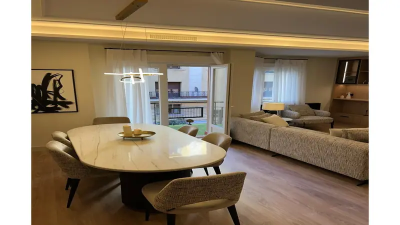 Apartament z 3 sypialniami i tarasem