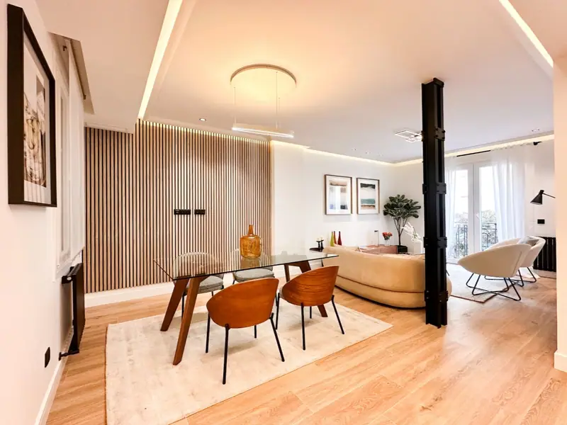 Nowy apartament z balkonem w klasycznej kamienicy