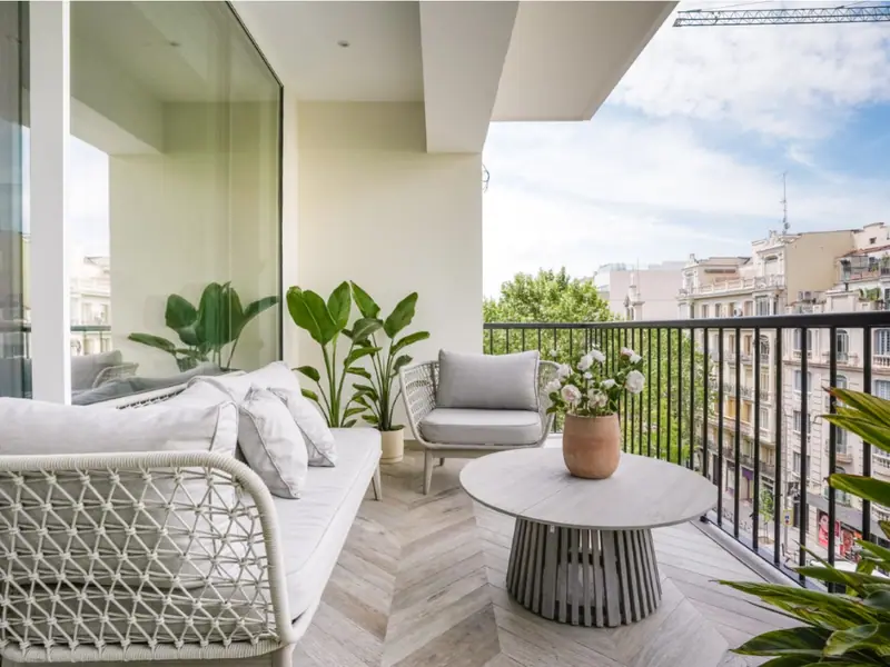 Przestronny apartament z tarasem i garażem